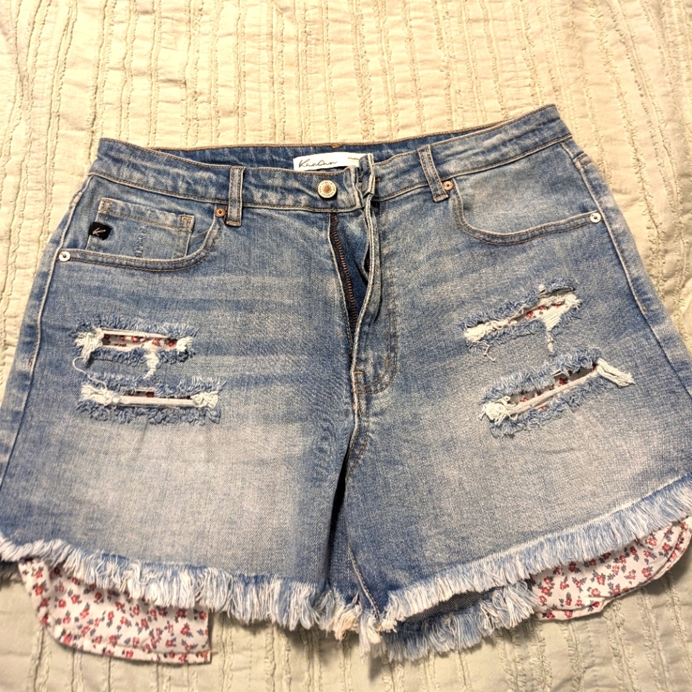 KanCan Exposed Pockets Shorts